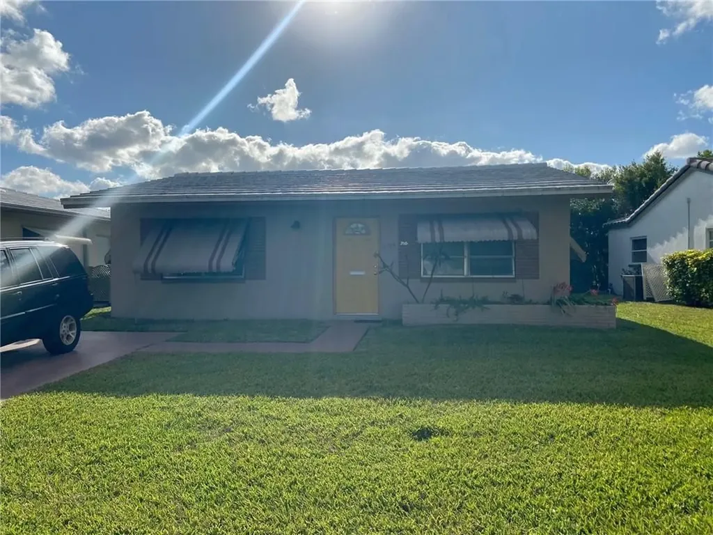 5705 NW 84th Terrace Tamarac FL 33321