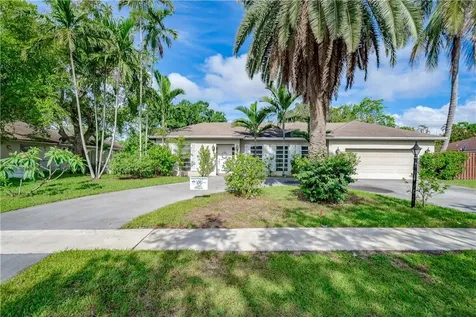 521 SW 75th Terrace Plantation FL 33317