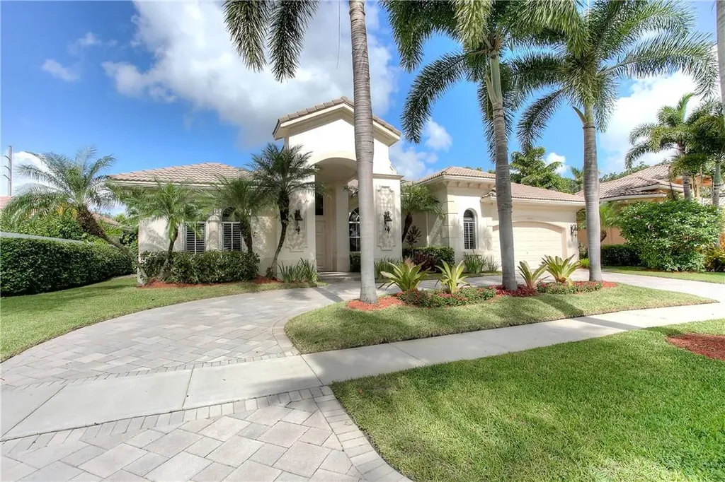 11065 Canary Island Court Plantation FL 33324
