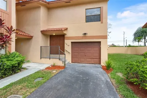 1019 SW 112th Terrace Pembroke Pines FL 33025
