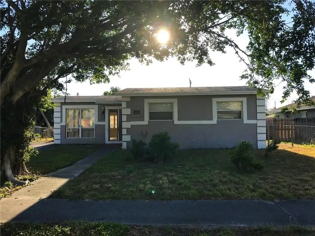 2260 NW 2nd Street Boynton Beach FL 33435