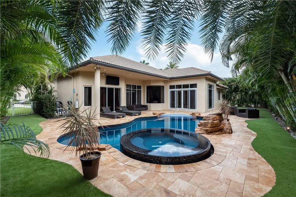 126 Swan Avenue Plantation FL 33324