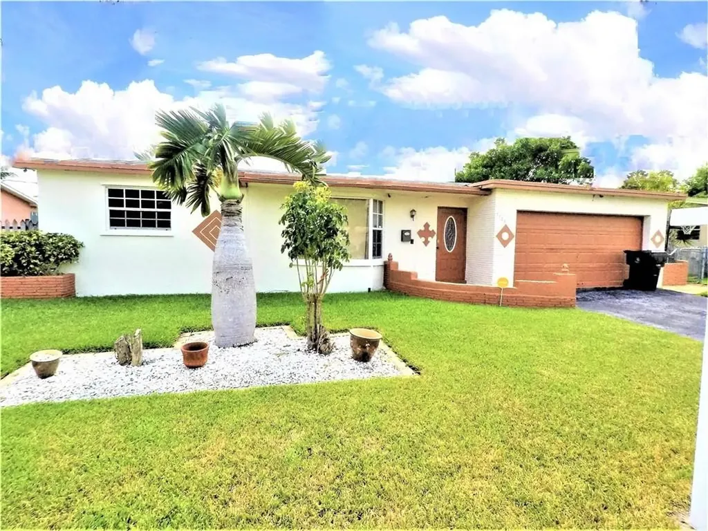 3184 NW 40th Street Lauderdale Lakes FL 33309