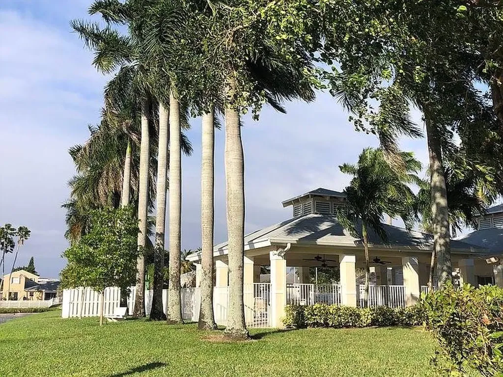 4441 SW 72nd Terrace Davie FL 33314