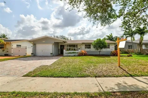 1715 N 43rd Avenue Hollywood FL 33021