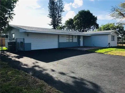 901 NW 83rd Way Pembroke Pines FL 33024