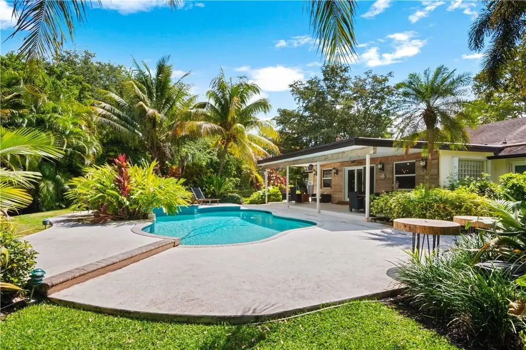 10841 SW 57th Place Davie FL 33328
