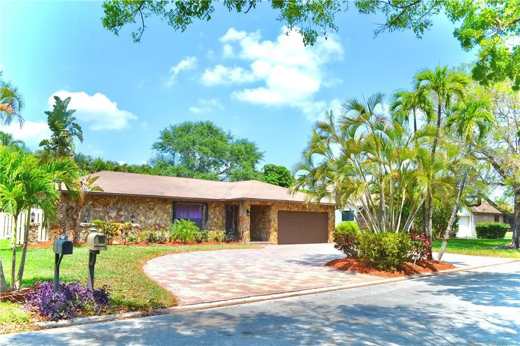 10935 NW 21st Street Coral Springs FL 33071