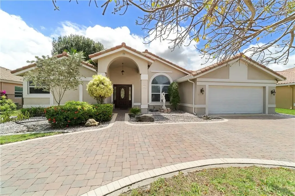 4242 NW 54th Street Coconut Creek FL 33073