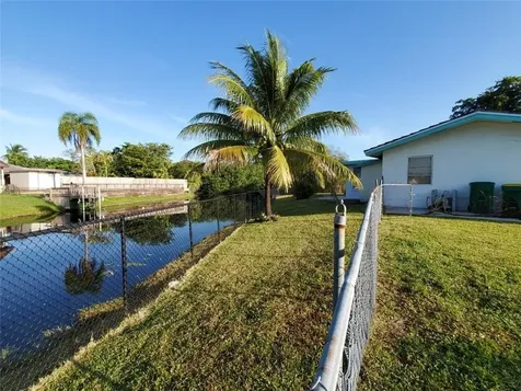 125 SW 126th Avenue Plantation FL 33325