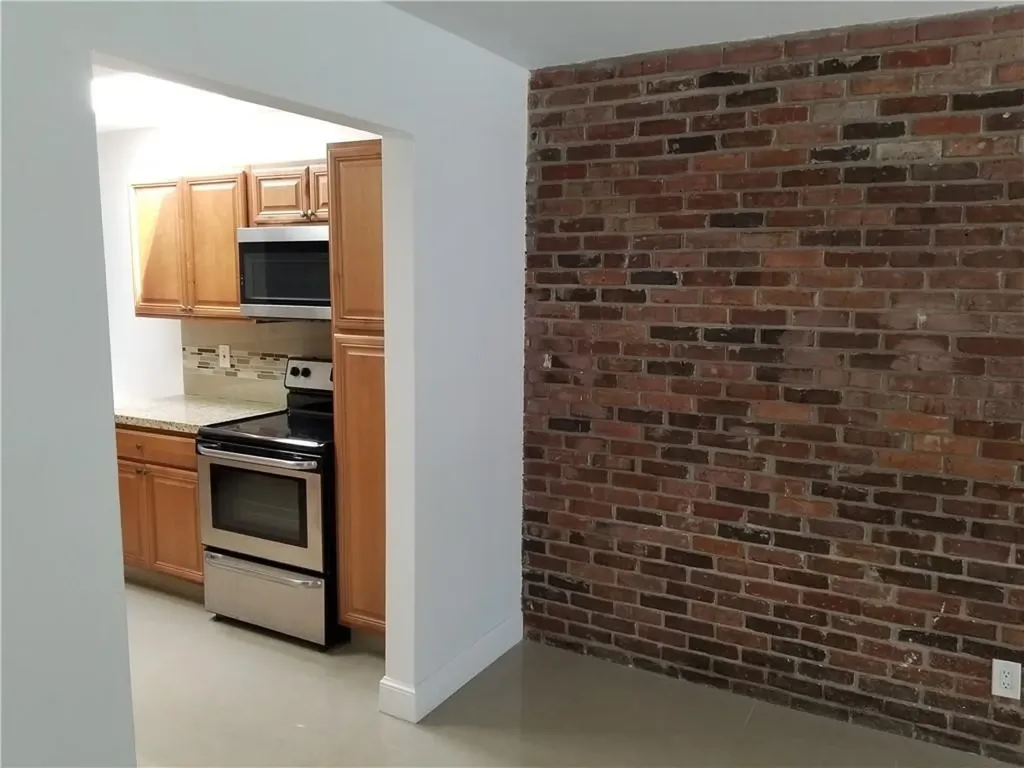 422 SW 11th Avenue Hallandale Beach FL 33009