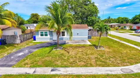 406 SW 77th Terrace North Lauderdale FL 33068