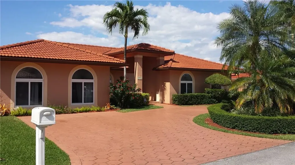 15223 SW 138th Terrace Miami FL 33196