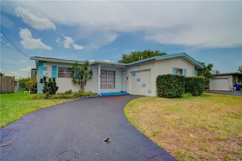 8570 NW 24th Place Sunrise FL 33322