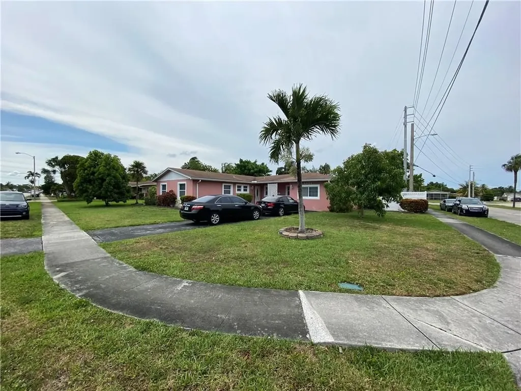 6801 Rio Pinar North Lauderdale FL 33068