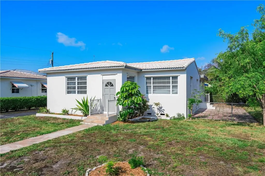 1002 S 27th Avenue Hollywood FL 33020