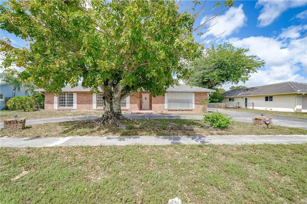 7461 SW 15th Street Plantation FL 33317