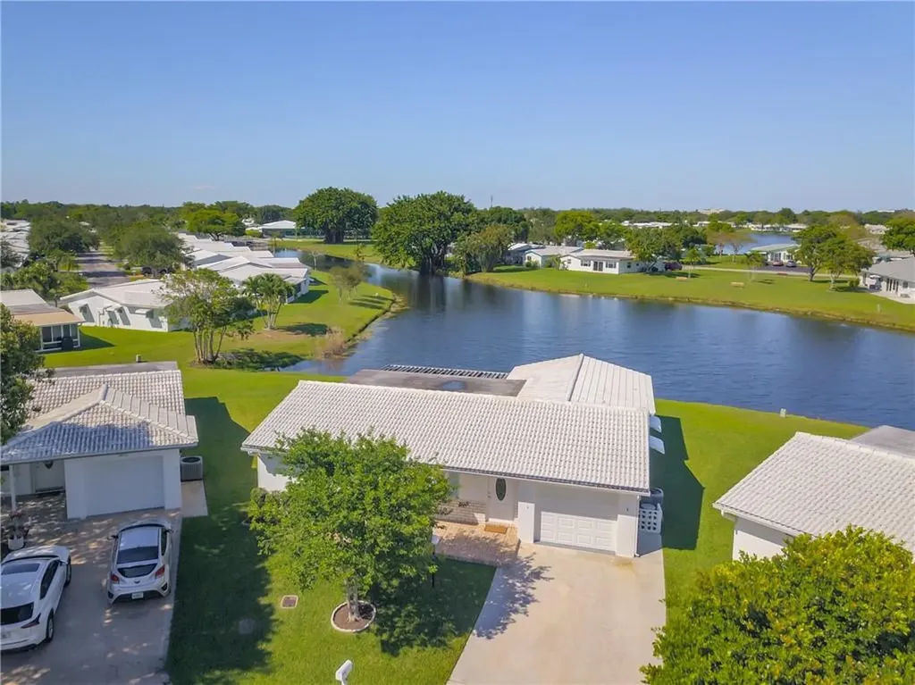 8851 NW 10th Place Plantation FL 33322