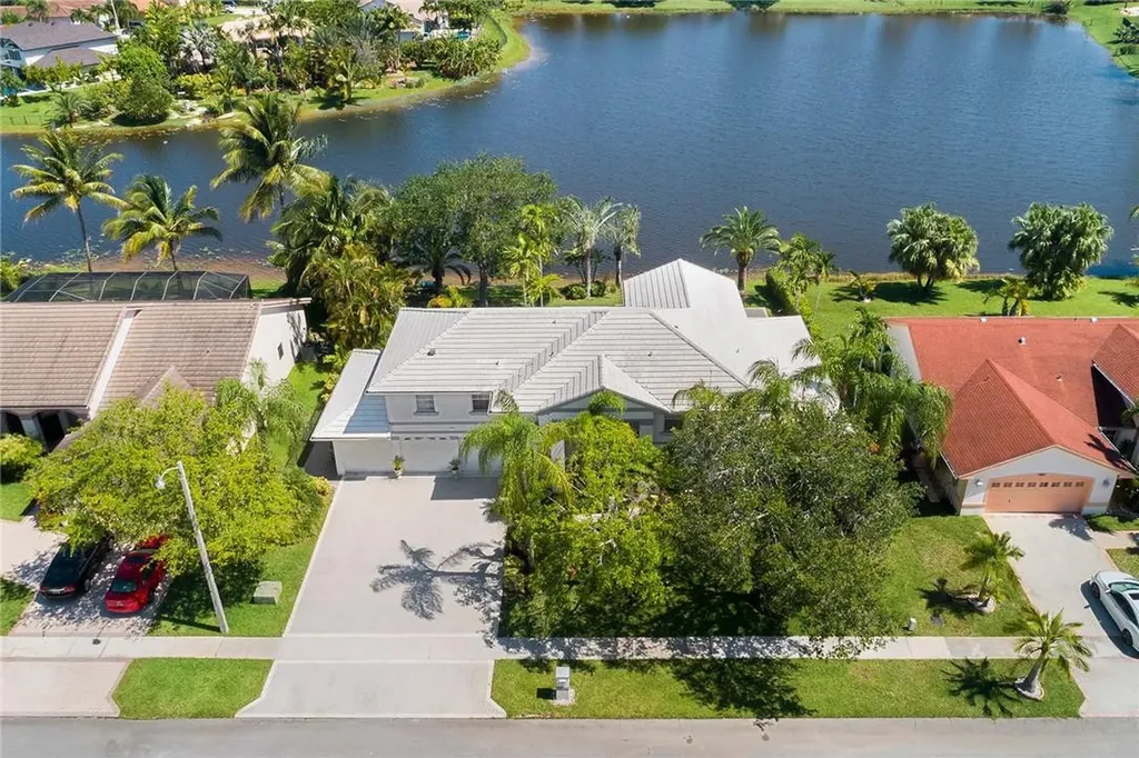 19821 NW 4th Street Pembroke Pines FL 33029