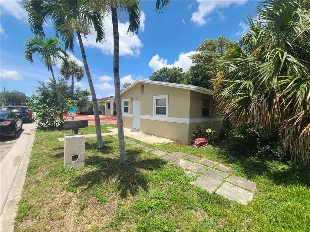 2723 NW 7th Court Fort Lauderdale FL 33311