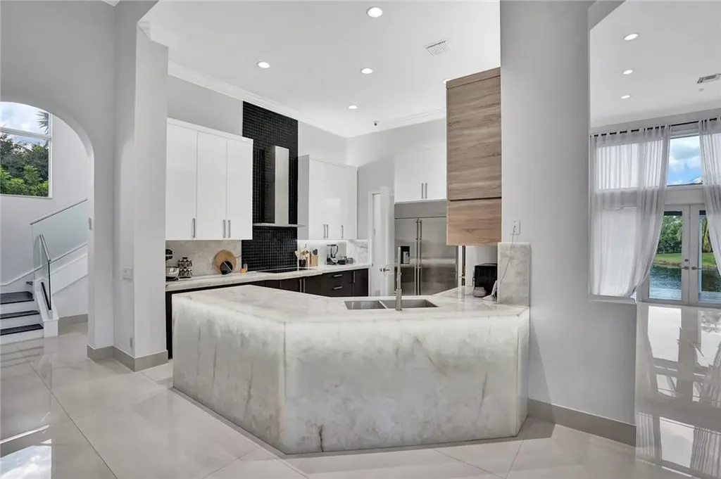11049 Canary Island Court Plantation FL 33324