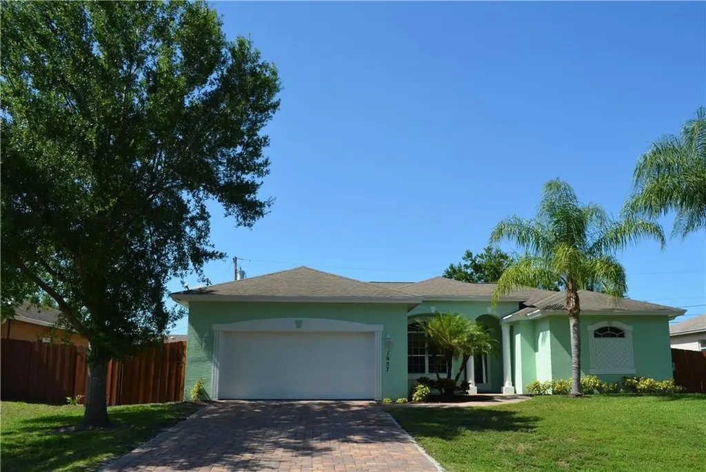1657 SW Mackey Avenue Port St Lucie FL 34953