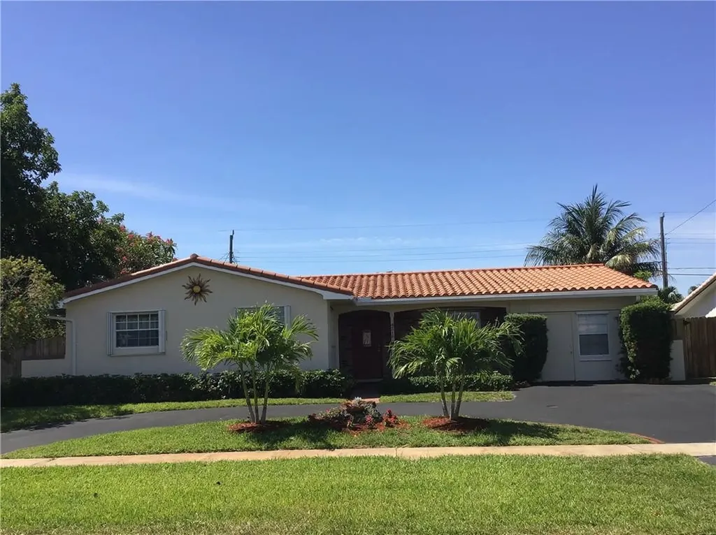 4216 Roosevelt Street Hollywood FL 33021