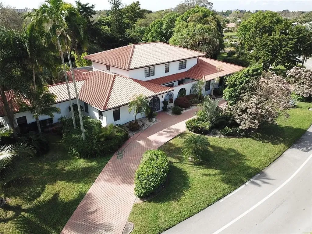 4906 Woodlands Boulevard Tamarac FL 33319