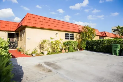 4161 W 18th Court Hialeah FL 33012