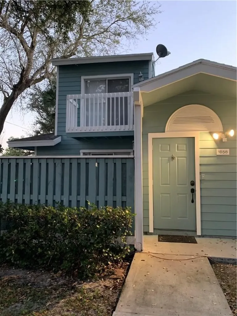 1858 Adventure Place North Lauderdale FL 33068
