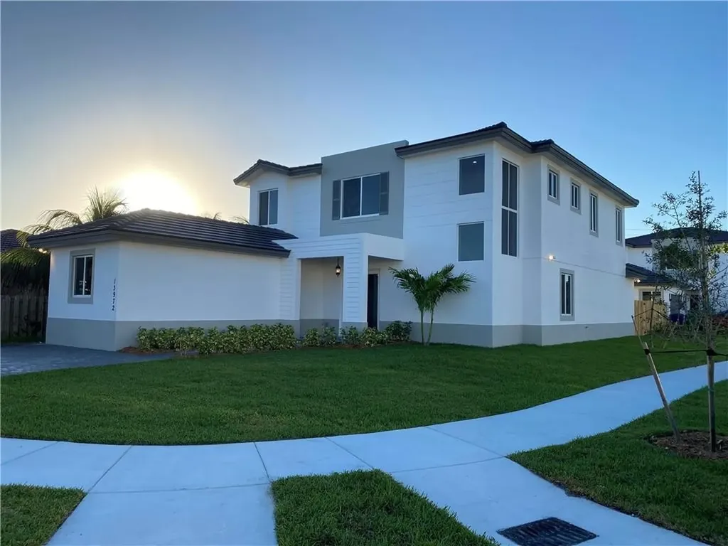 13972 SW 183rd Terrace Miami FL 33177