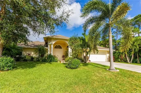 1715 SW Bellevue Avenue Port St Lucie FL 34953