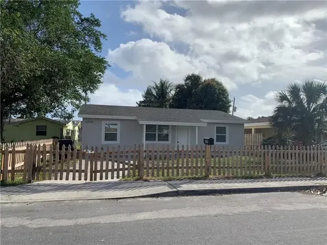 1006 S G Street Lake Worth Beach FL 33460