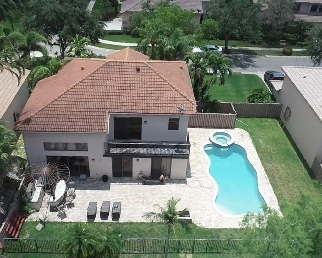 10311 NW 12th Place Plantation FL 33322