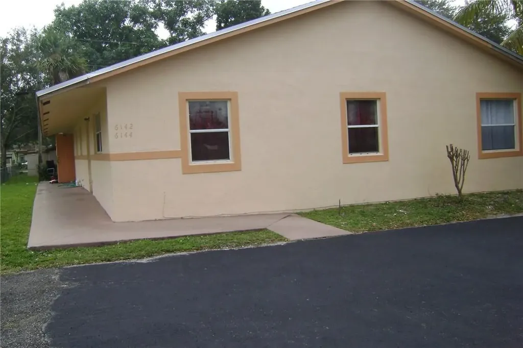 6144 Arthur Street Hollywood FL 33024