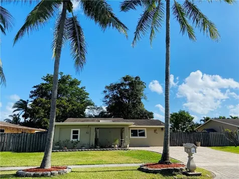 8122 NW 73rd Avenue Tamarac FL 33321