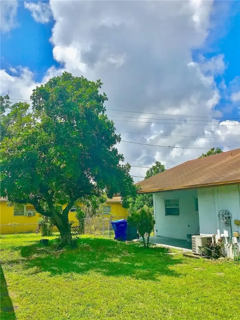 6200-6212 Fillmore Street Hollywood FL 33024