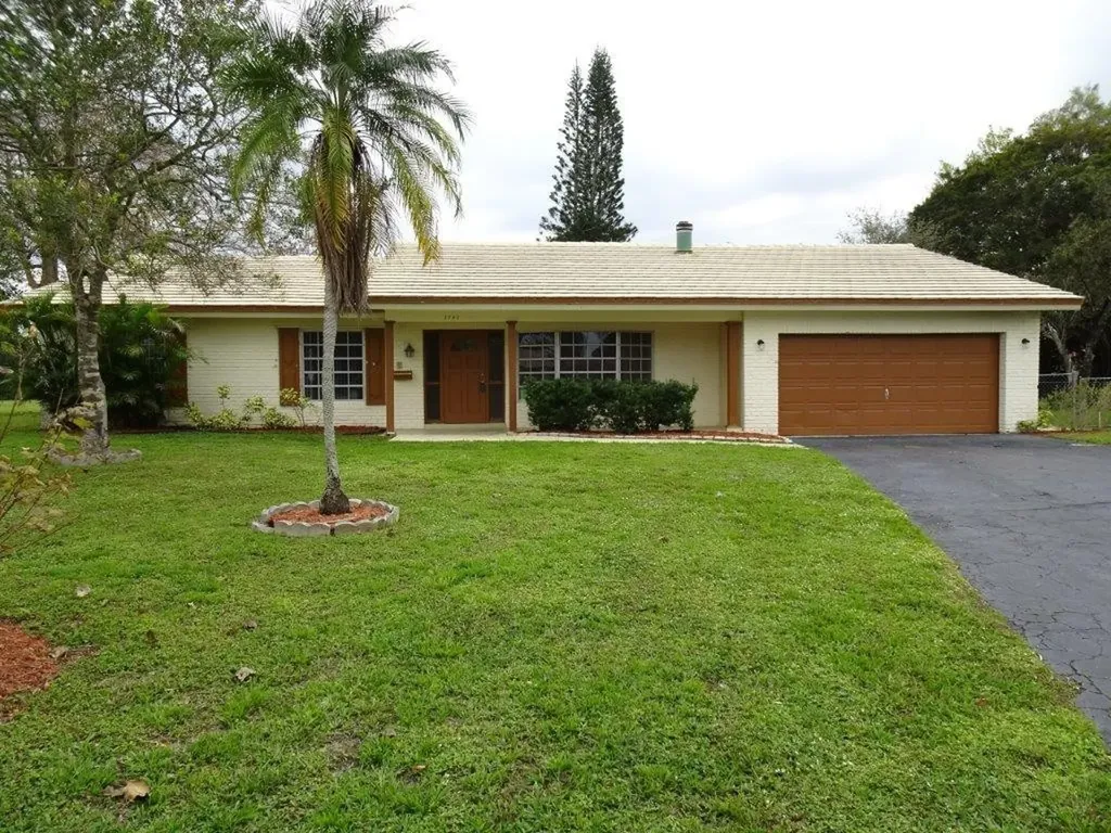 3742 NW 98th Avenue Coral Springs FL 33065