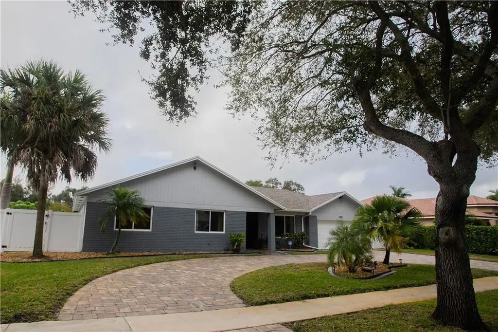 5820 SW 8th Street Plantation FL 33317