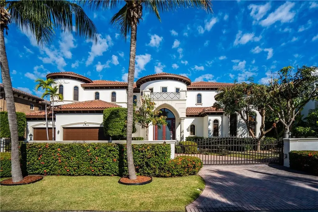 2345 NE 30th Court Lighthouse Point FL 33064
