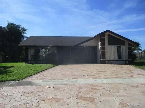 8218 SW 14th Court North Lauderdale FL 33068