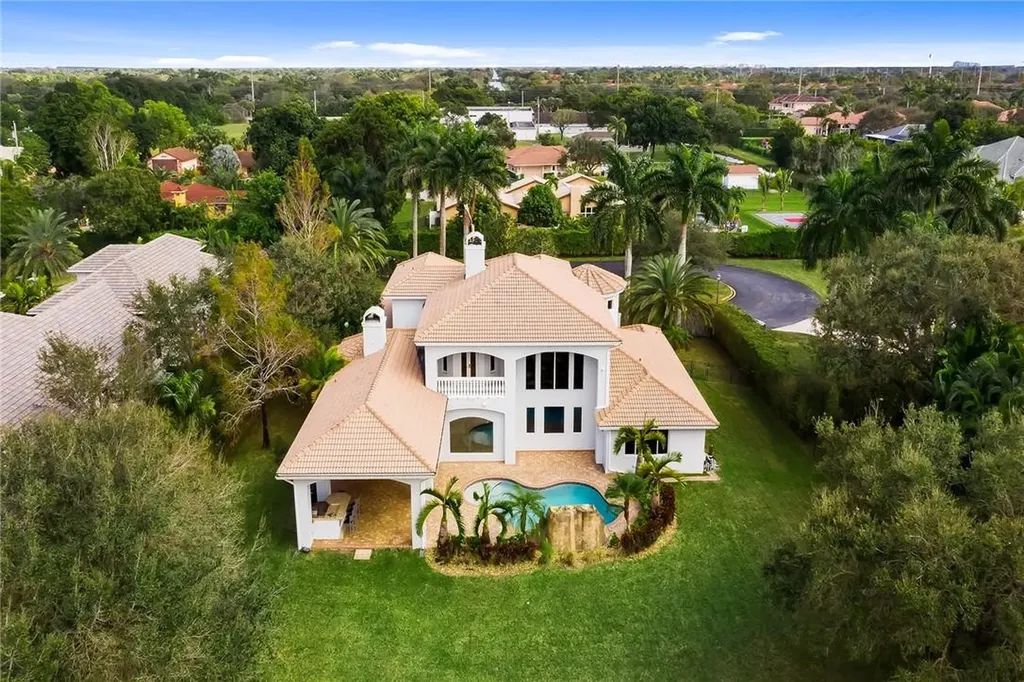 1021 NW 115th Avenue Plantation FL 33323