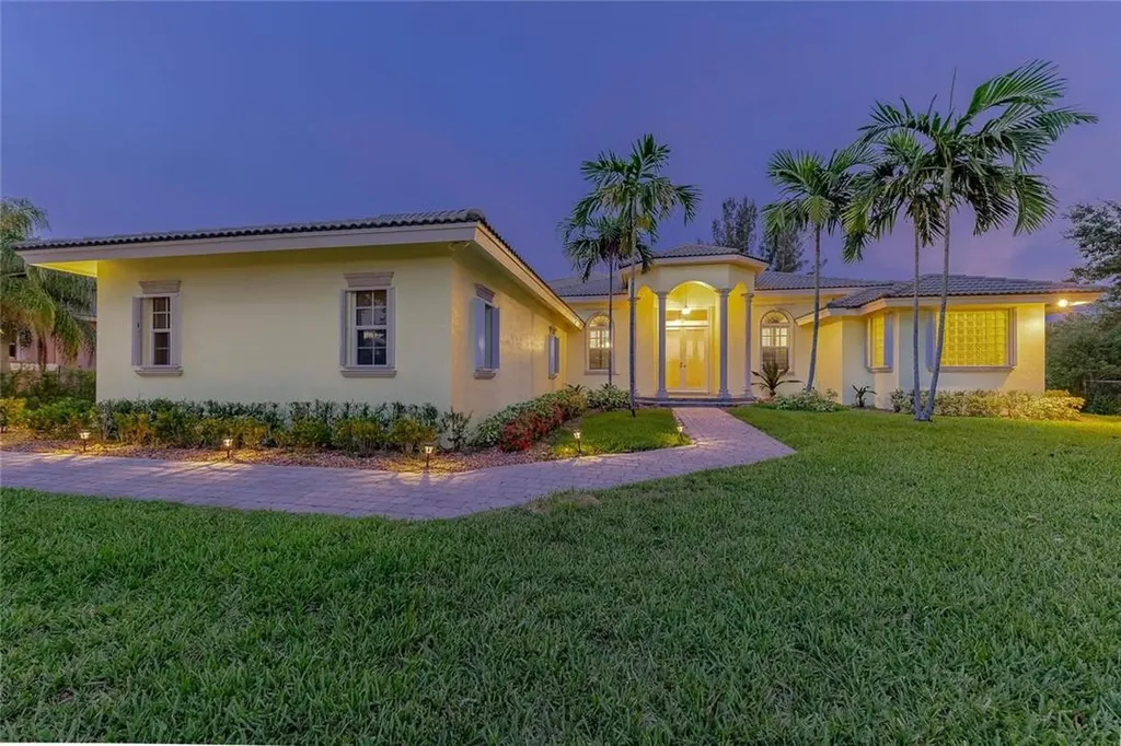 840 NW 115th Avenue Plantation FL 33325