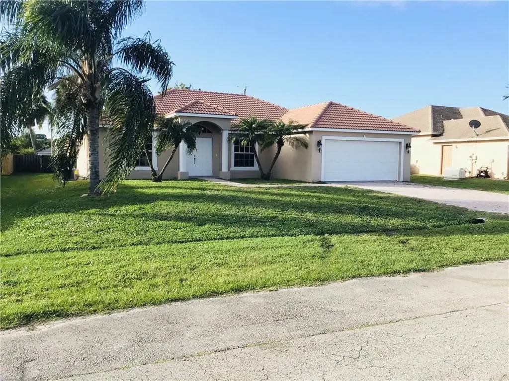 1032 SW Fisherman Avenue Port St Lucie FL 34953