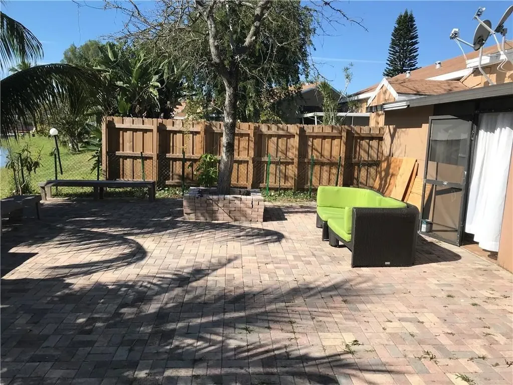 302 NW 47th Street Deerfield Beach FL 33064