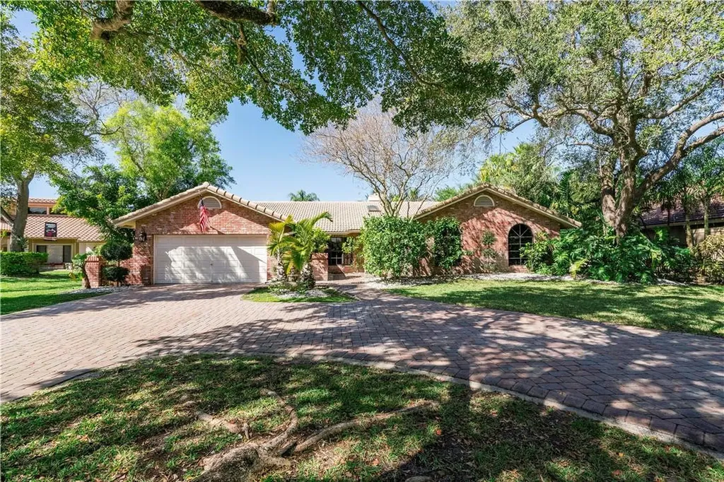 4770 NW 88th Terrace Coral Springs FL 33067