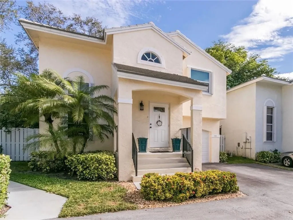 9837 NW 2nd Street Plantation FL 33324