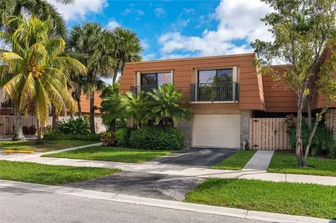 1600 W Harmony Lake Circle Davie FL 33324