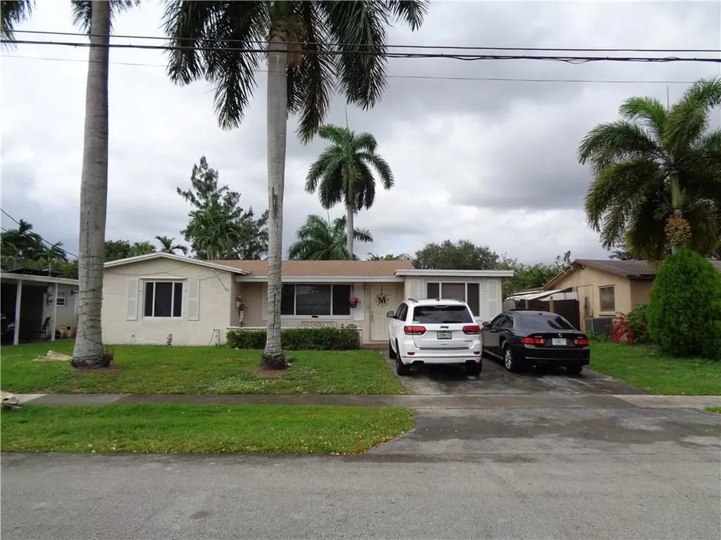4999 SW 93rd Avenue Cooper City FL 33328