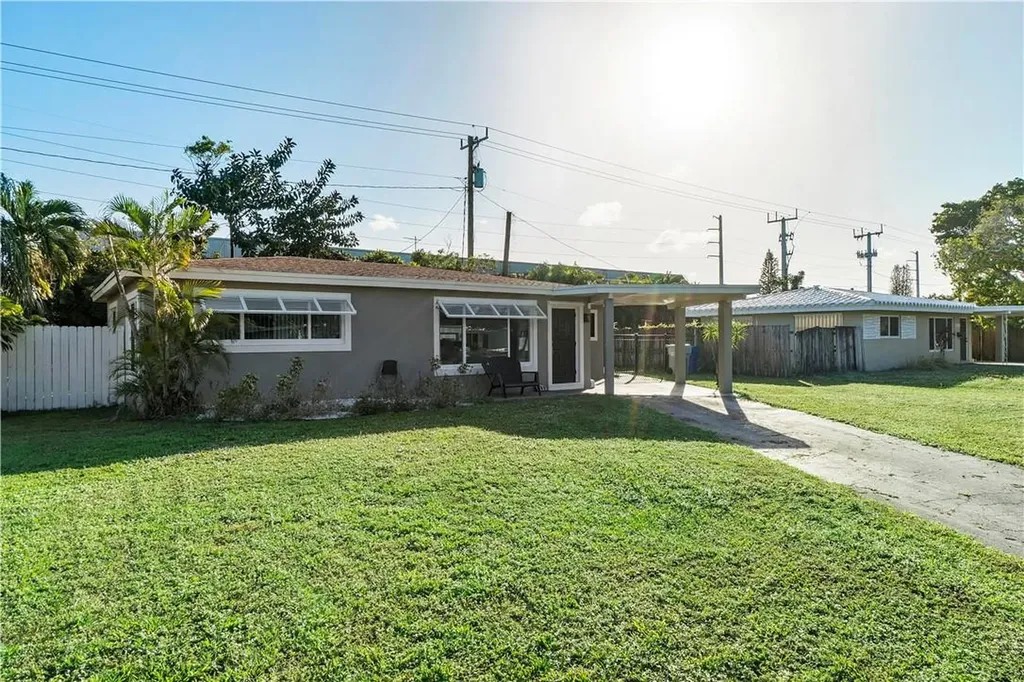 380 SW 14th Court Pompano Beach FL 33060